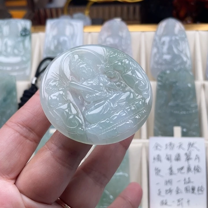 翡翠未镶嵌颈饰玉