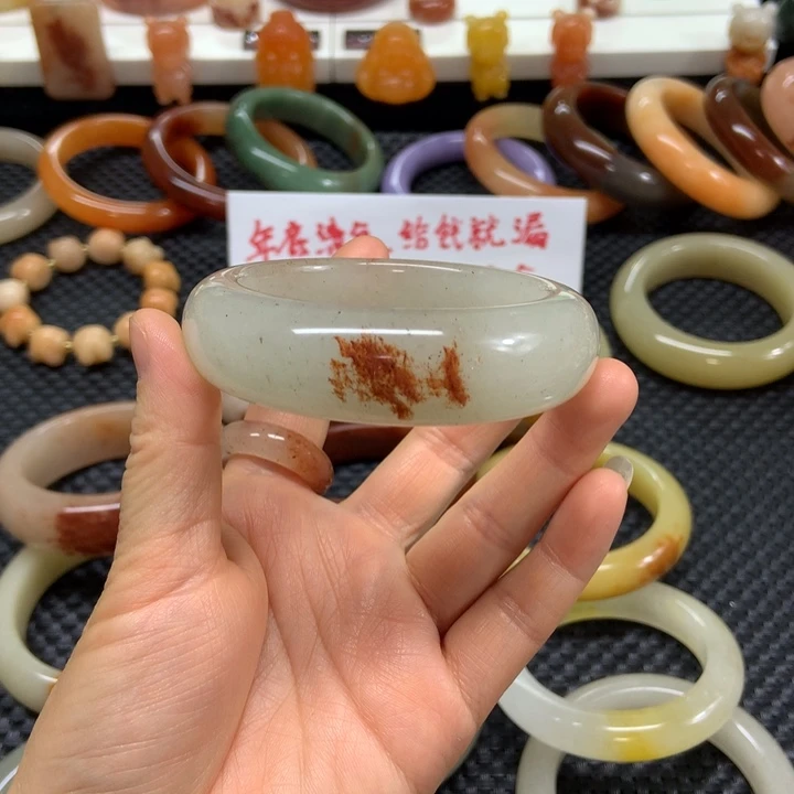 石英质玉未镶嵌手镯