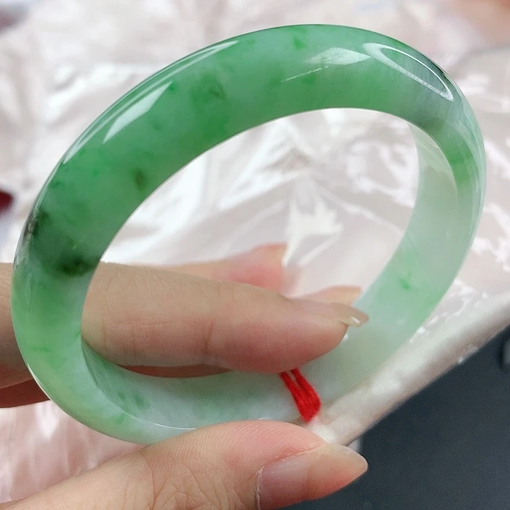 未镶嵌手镯翡翠，315