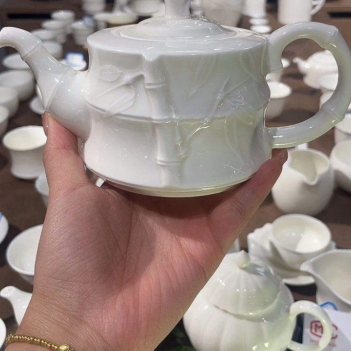 微瑕竹节单壶大宋定瓷