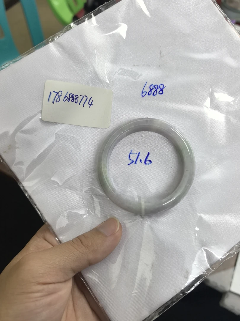 天然缅甸翡翠A货手镯 51.6正圈