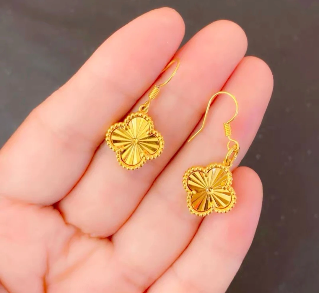 铜合金耳饰 铜合金耳饰《迷你版镭射四叶草耳钩》精致百搭耳坠