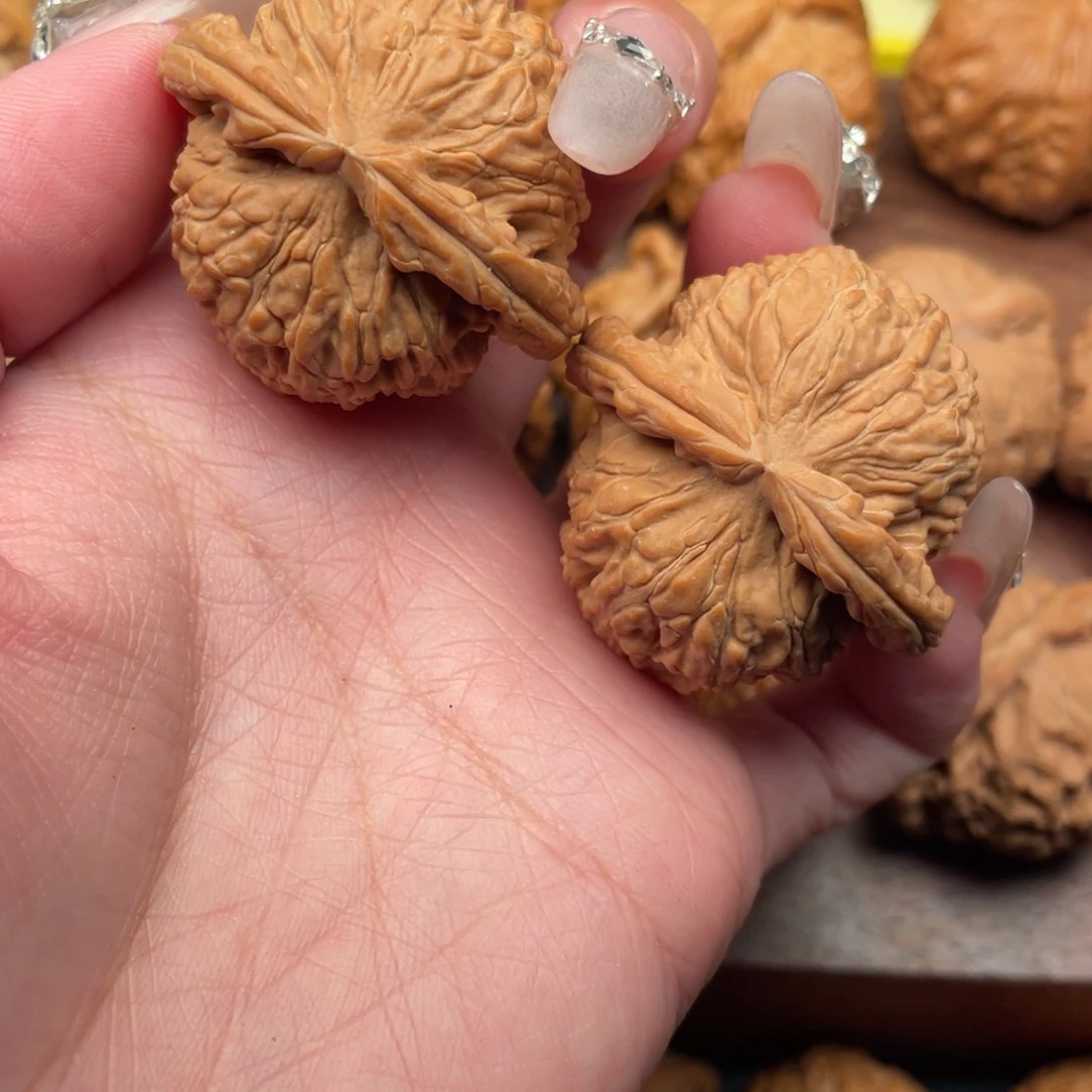 文玩核桃吊坠全品，延庆白狮子39