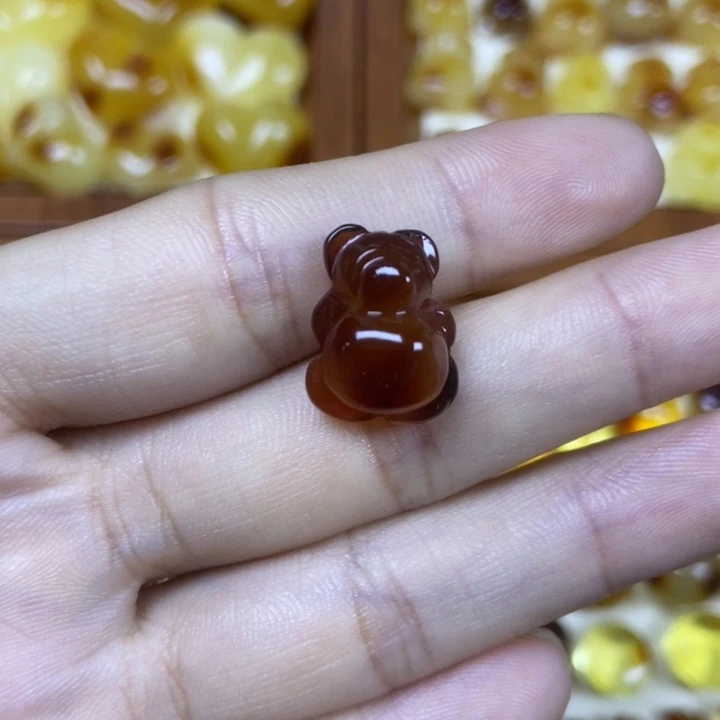 吊坠橄榄核抱抱熊24