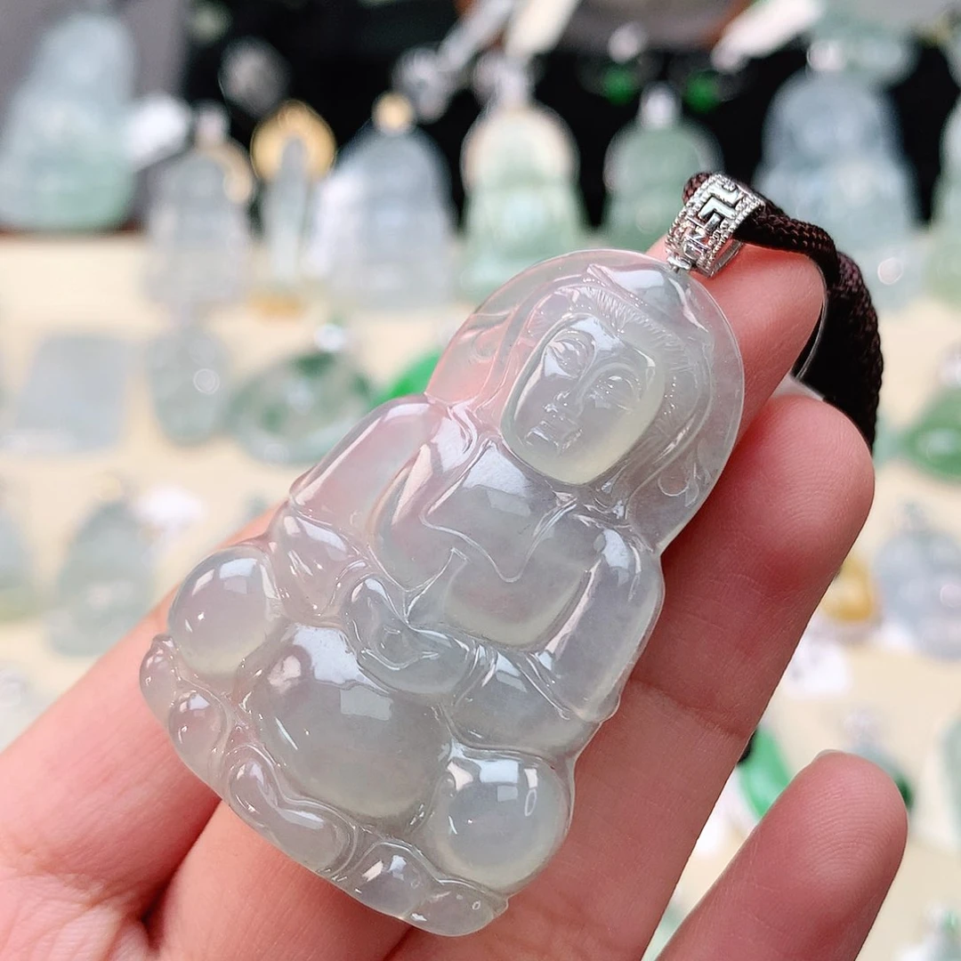 翡翠18K金镶嵌颈饰观音