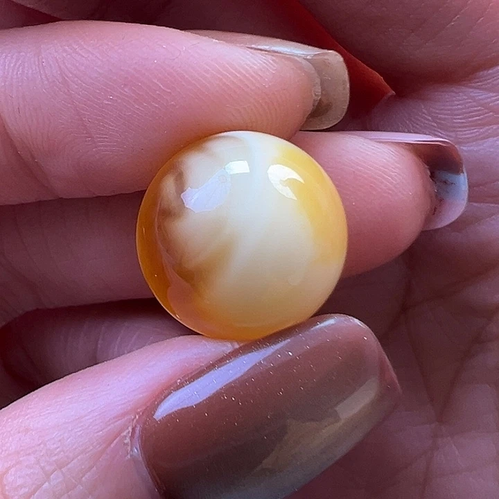 蜜蜡未镶嵌珠宝奇石