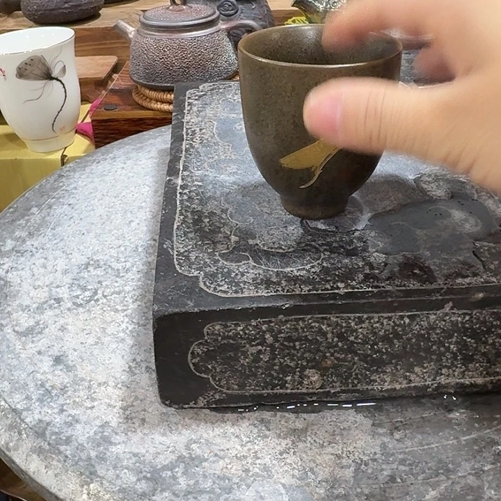 主人杯一个，瓷。。。^_^