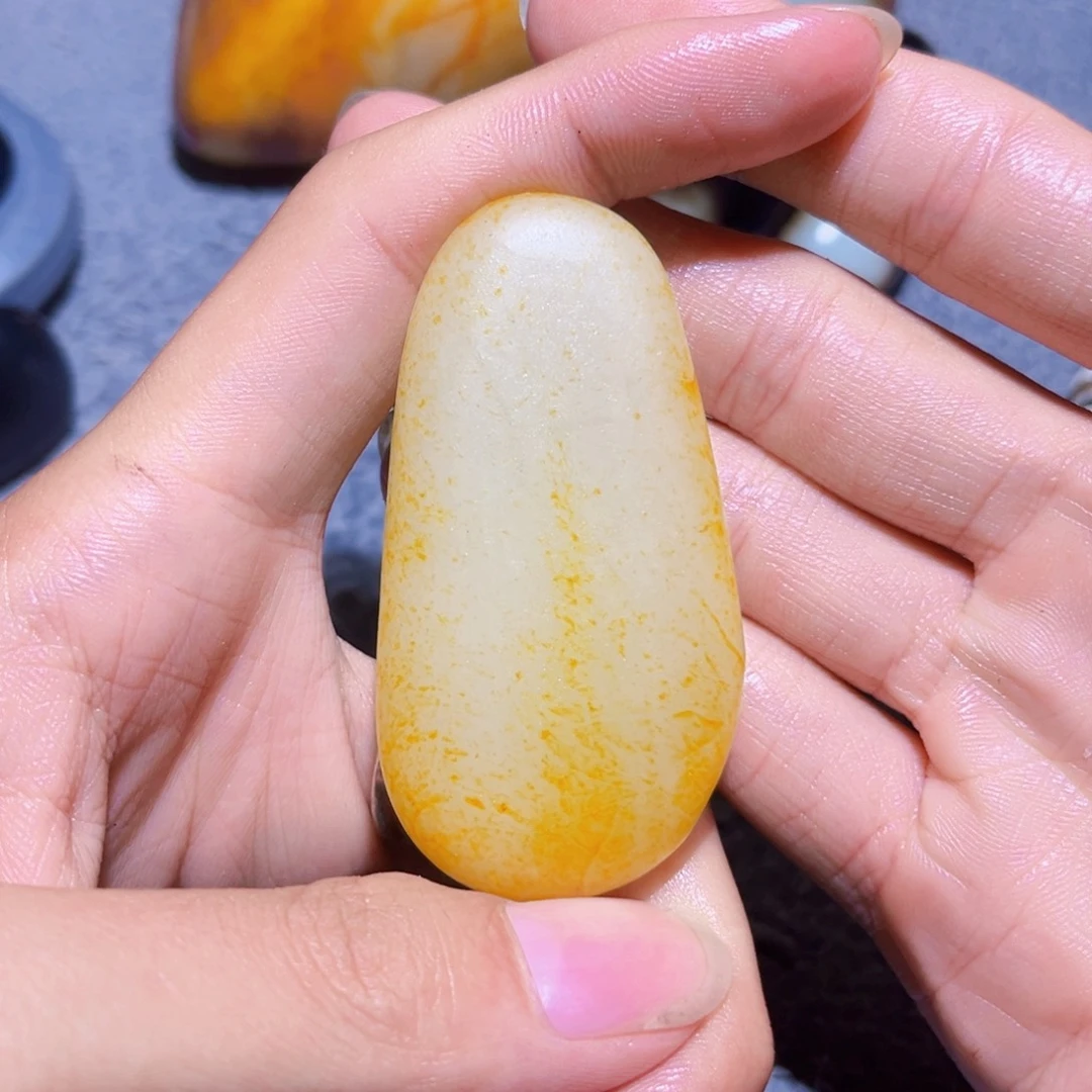 和田玉未镶嵌珠宝奇石