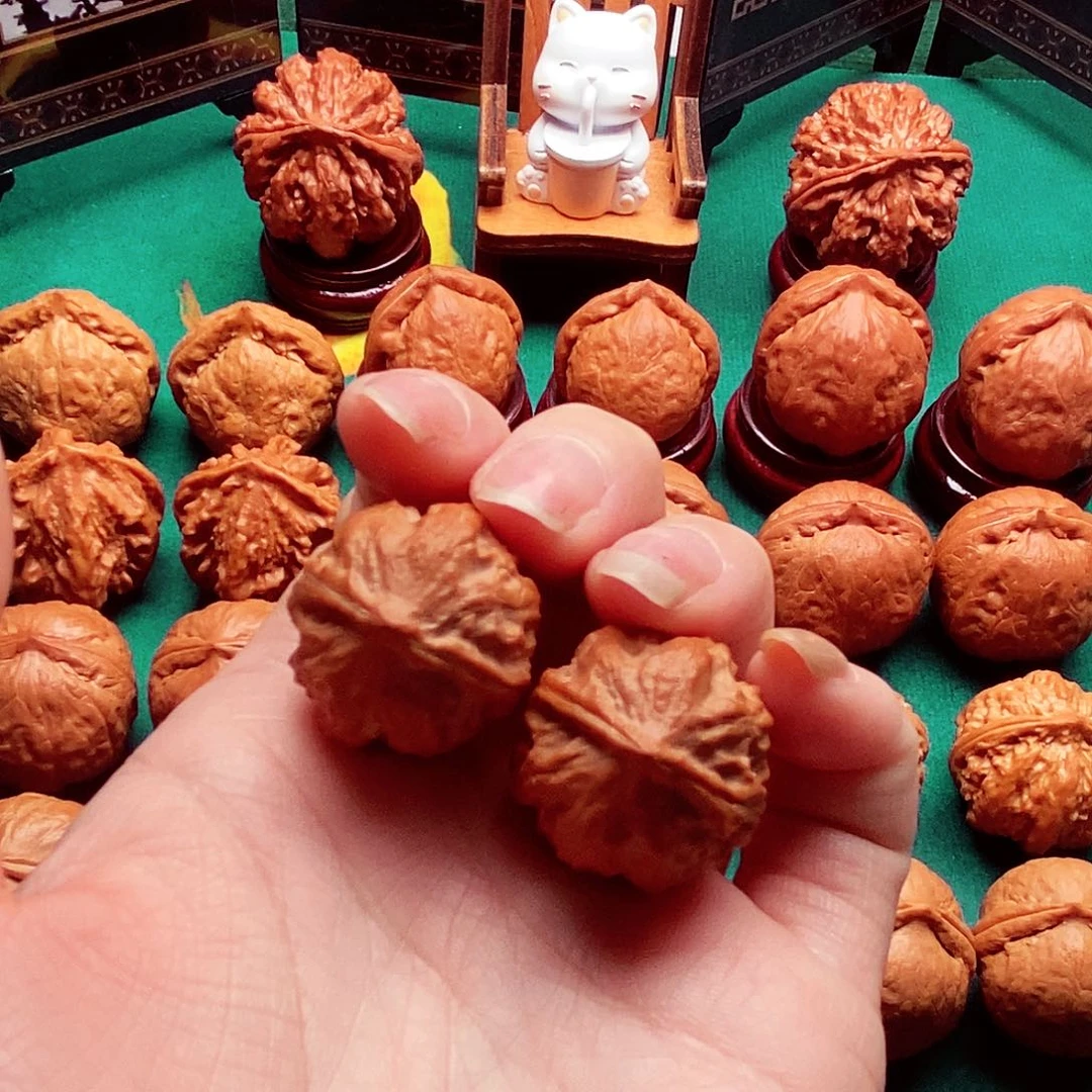 文玩核桃把件小龙珠