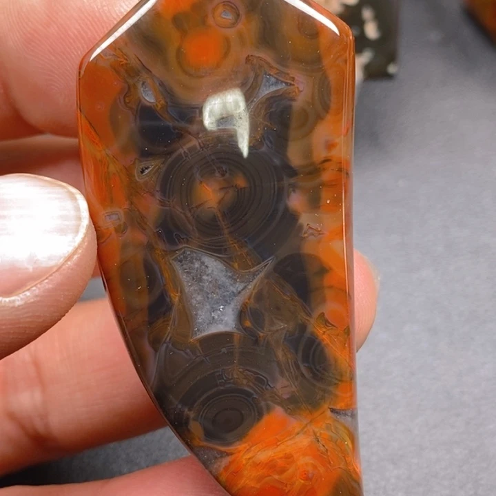 玛瑙/玉髓颈饰未镶嵌披**薪