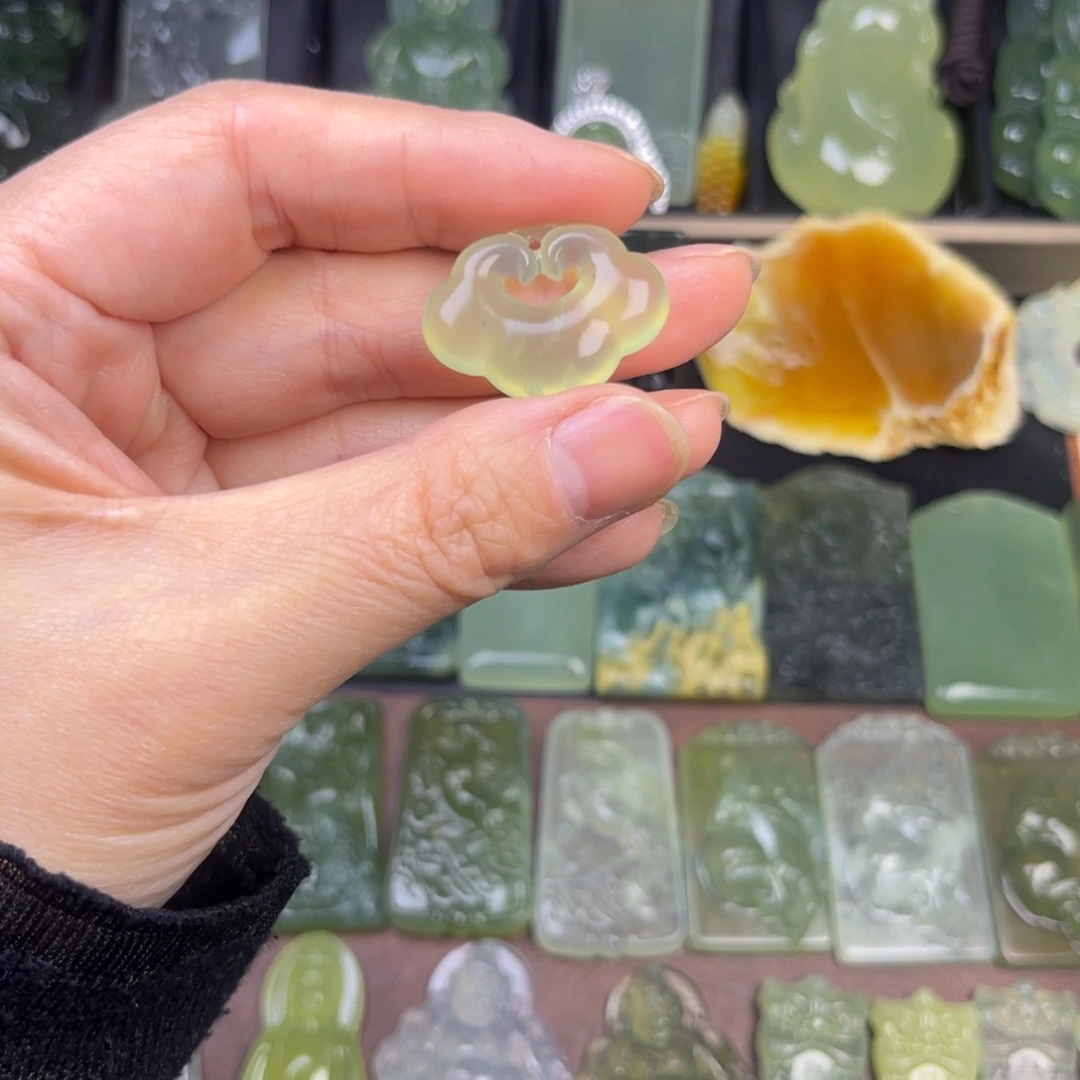 蛇纹石玉未镶嵌吊坠(赠链)