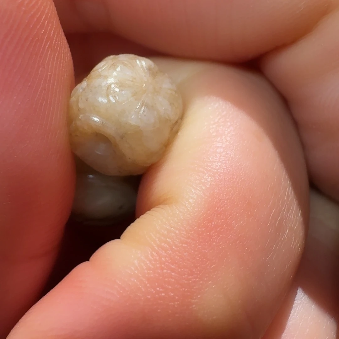 刘***河和田玉未镶嵌挂件