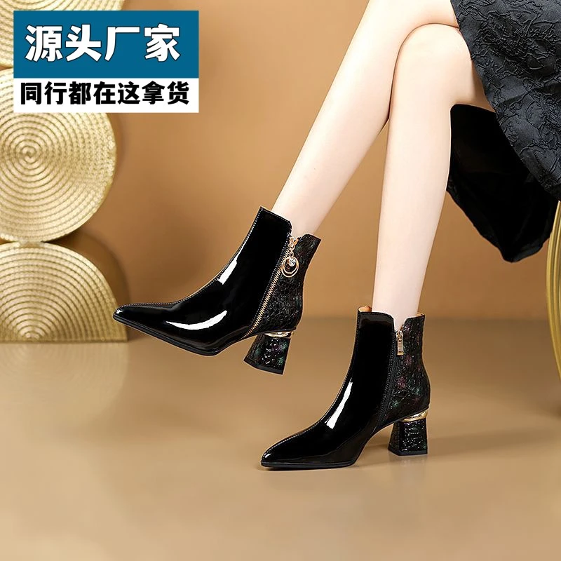 梵乐芬秋冬尖头中高跟女靴子2025新款时尚水钻侧拉链短靴粗跟马丁