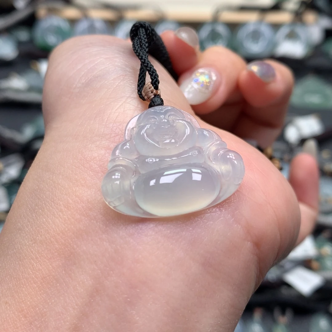 翡翠颈饰未镶嵌佛公