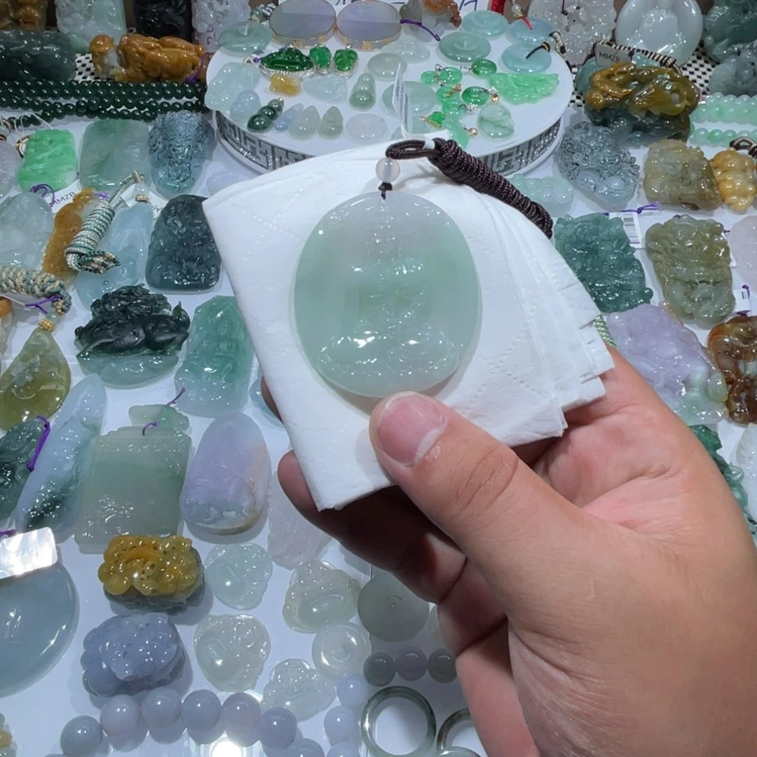 颈饰未镶嵌翡翠天然
