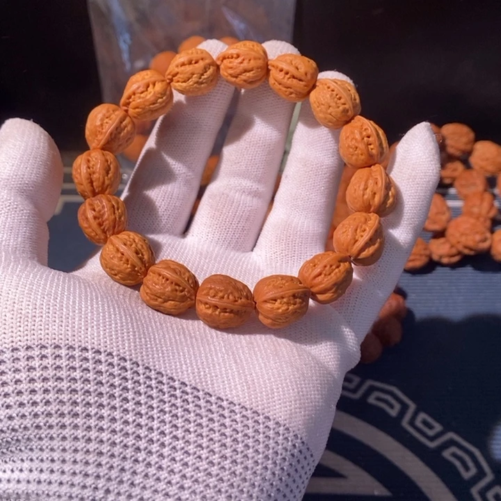 文玩核桃手串……26