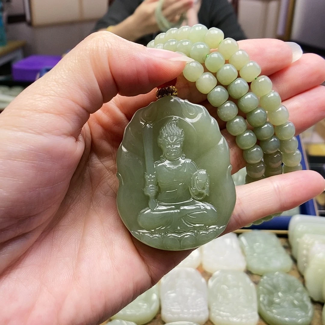 和田玉颈饰未镶嵌?****、