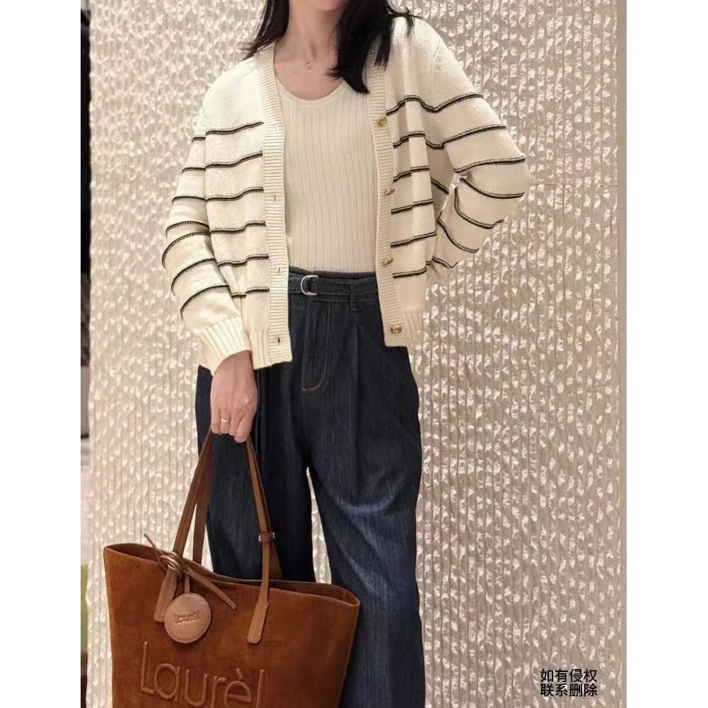 『朱小姐』2025学院风白撞黑色v领条纹开衫  G619