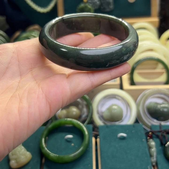 和田玉手镯未镶嵌62圈围00194