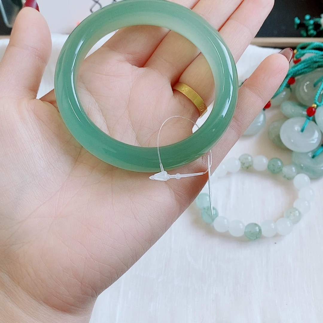 石英质玉（非洲翠）合金手镯