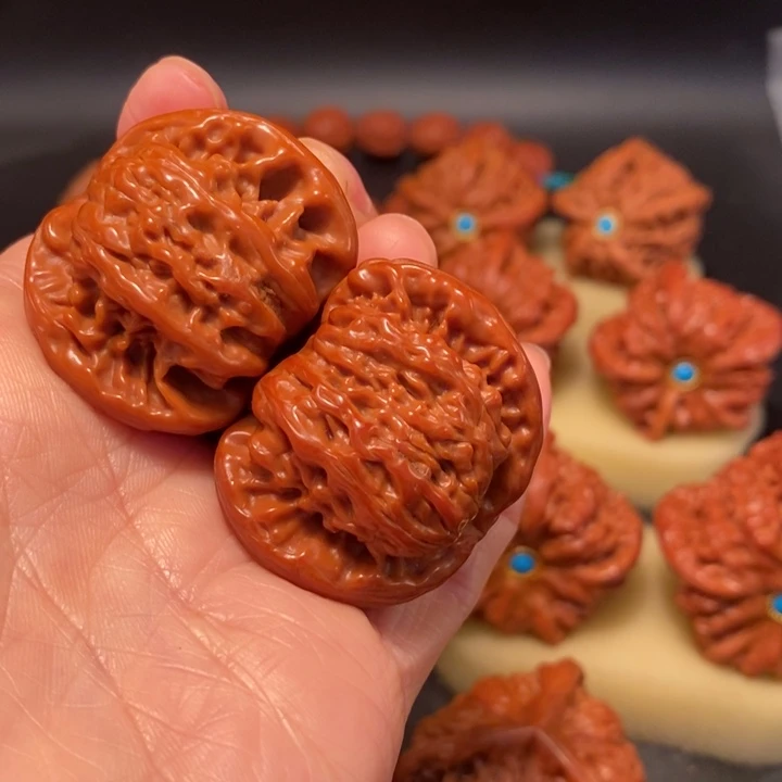 老***二猴头核桃吊坠工艺核桃