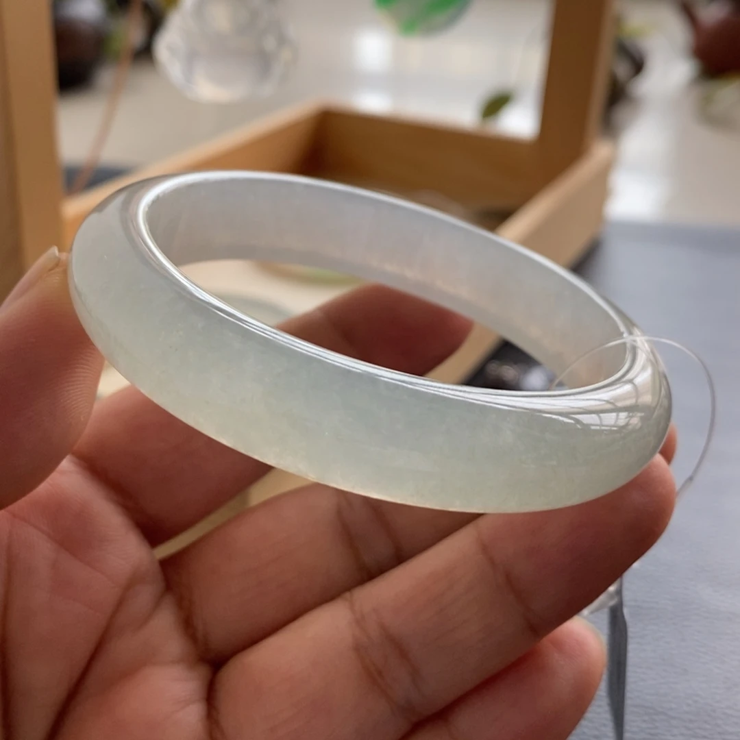 未镶嵌手镯翡翠天然翡翠手镯