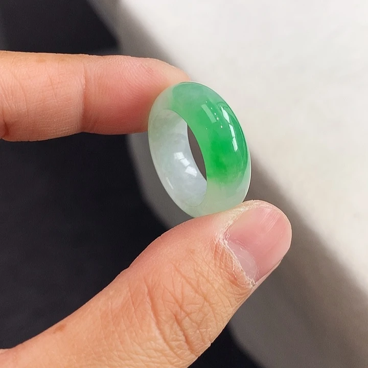 翡翠未镶嵌戒指12号