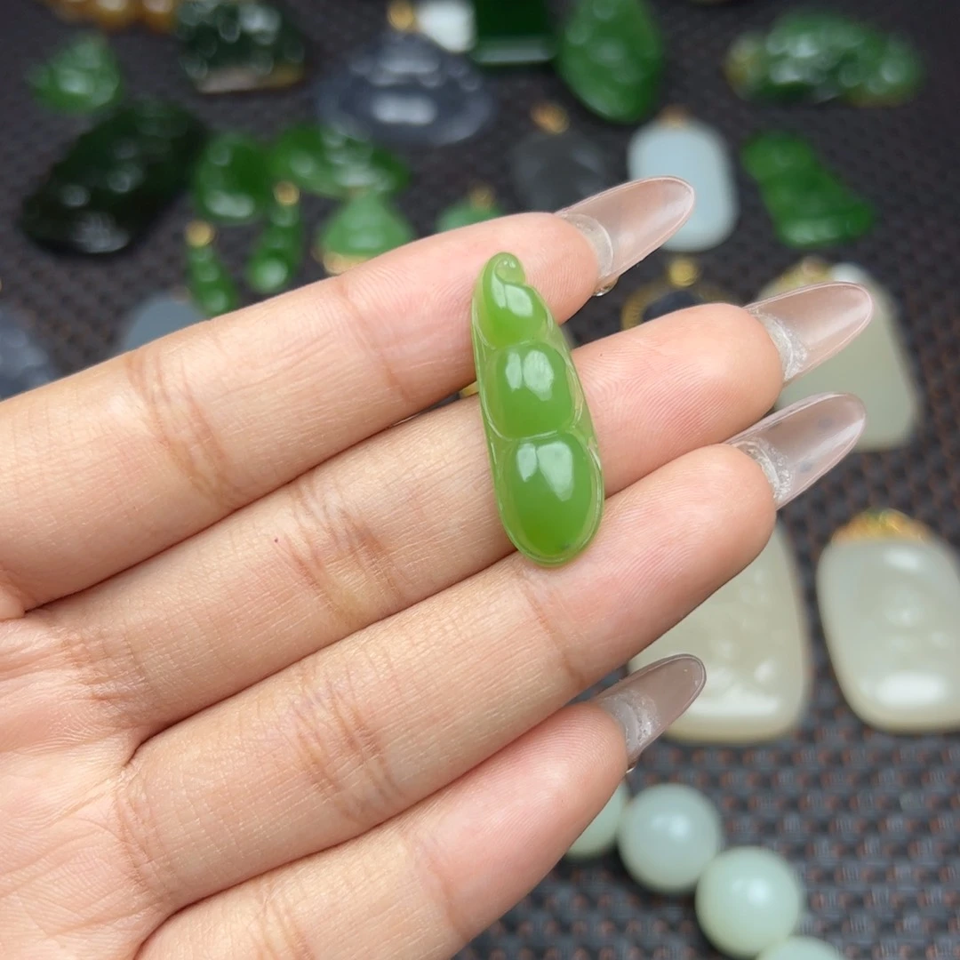 和田玉吊坠未镶嵌