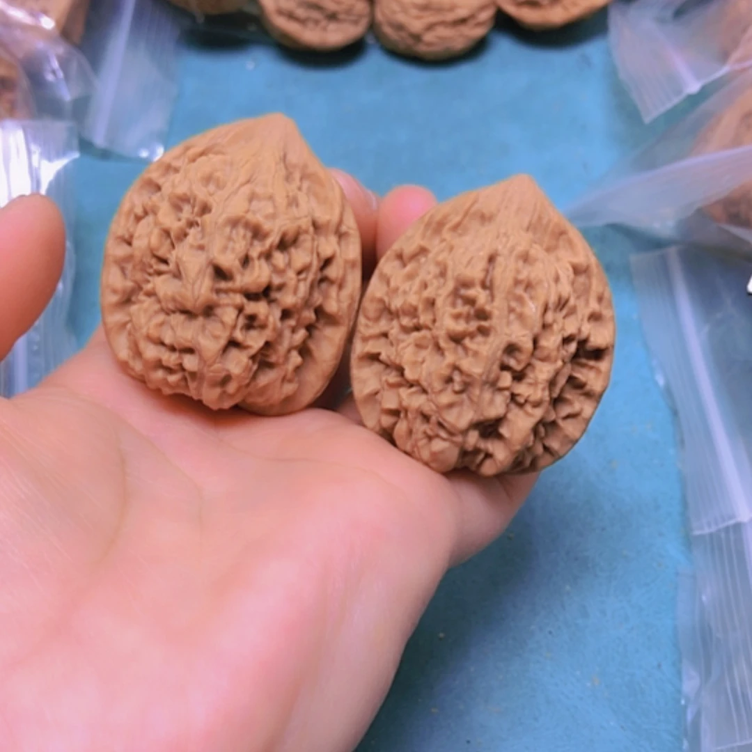 【闪购商品】把件核桃39官帽修尖
