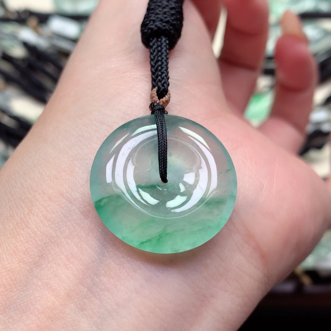 翡翠未镶嵌颈饰扣子