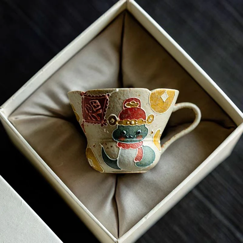 蛇行大运火石红纯手绘茶杯陶瓷茶具福禄提把杯