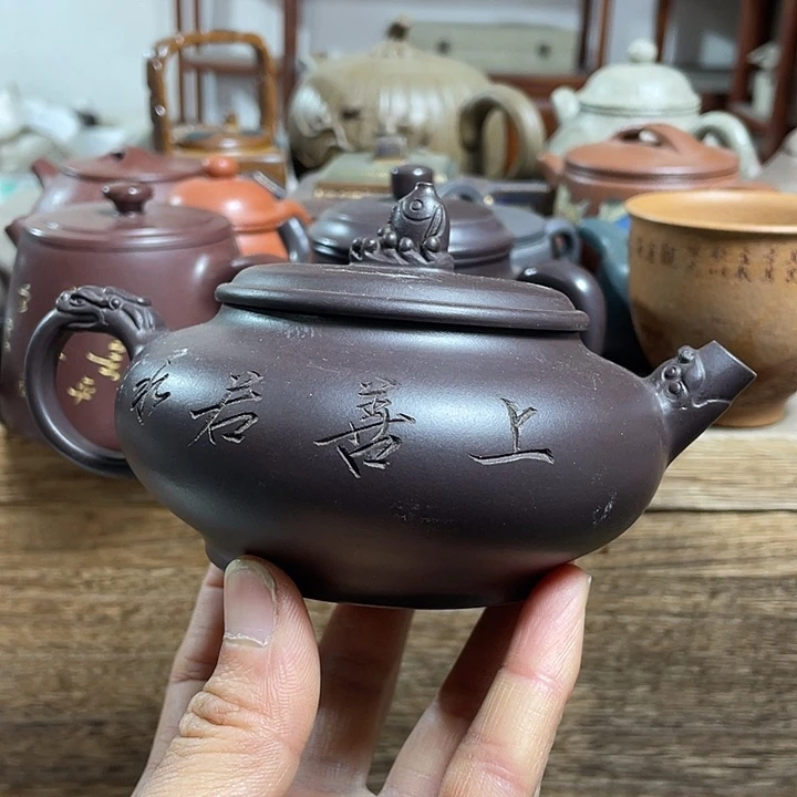 紫砂茶壶上**水紫砂艺术