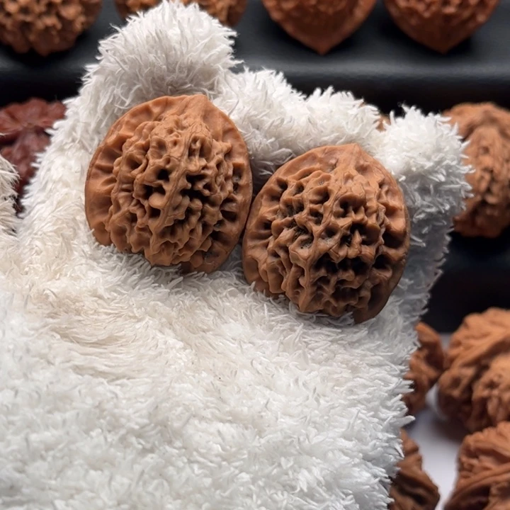 布***德把件文玩核桃秦闷