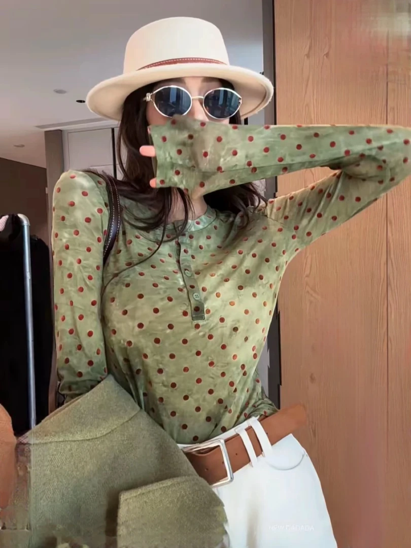 韩系2025秋冬新款洋气减龄复古波点纽扣显瘦圆领长袖百搭T恤上衣