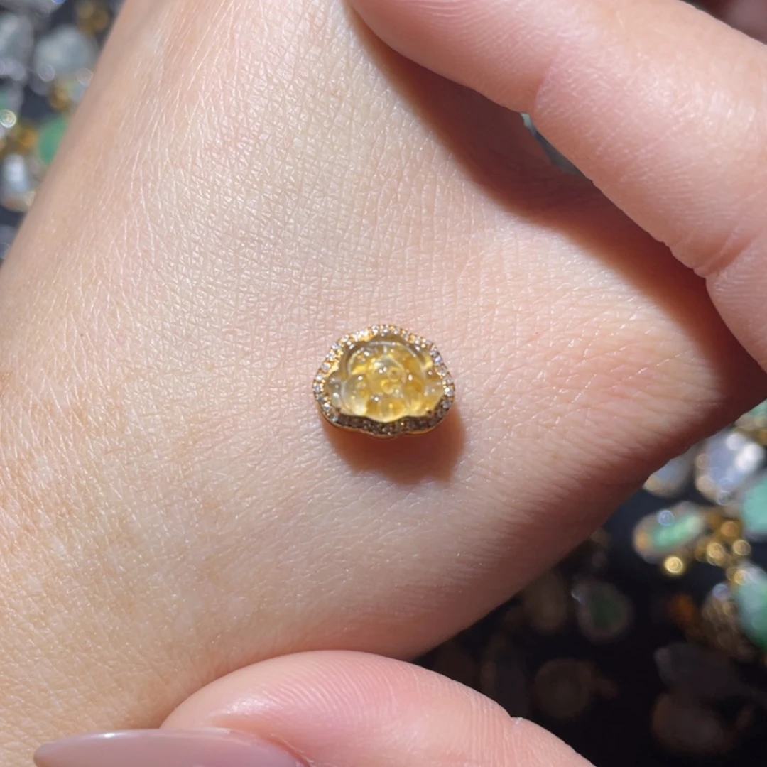 【闪购商品】翡翠吊坠(不含链)18K金镶嵌