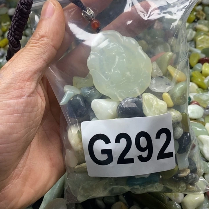 蛇纹石玉鱼缸石未镶嵌