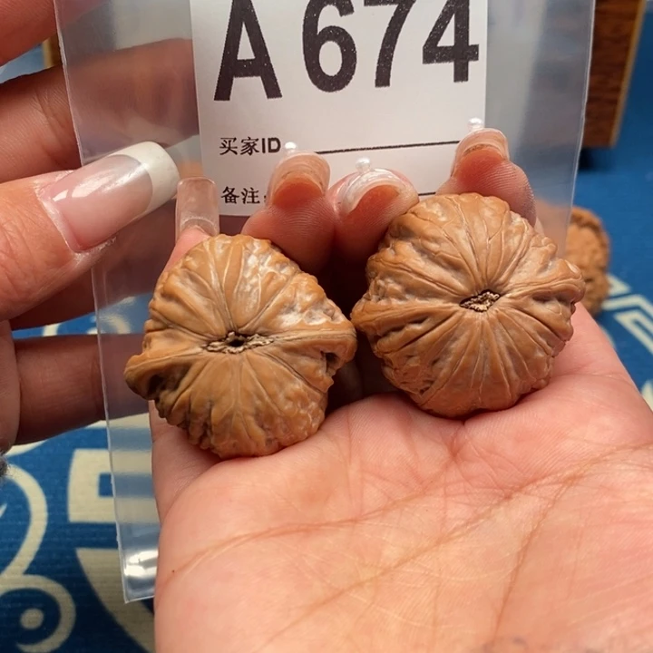 文玩核桃吊坠铁锤妹妹微修35A674