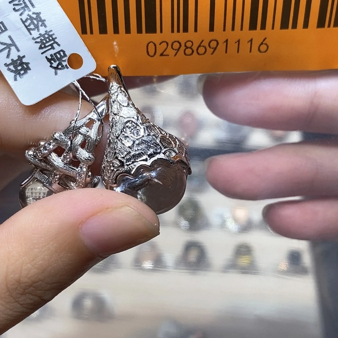 仲***.银S925镶嵌戒指水晶