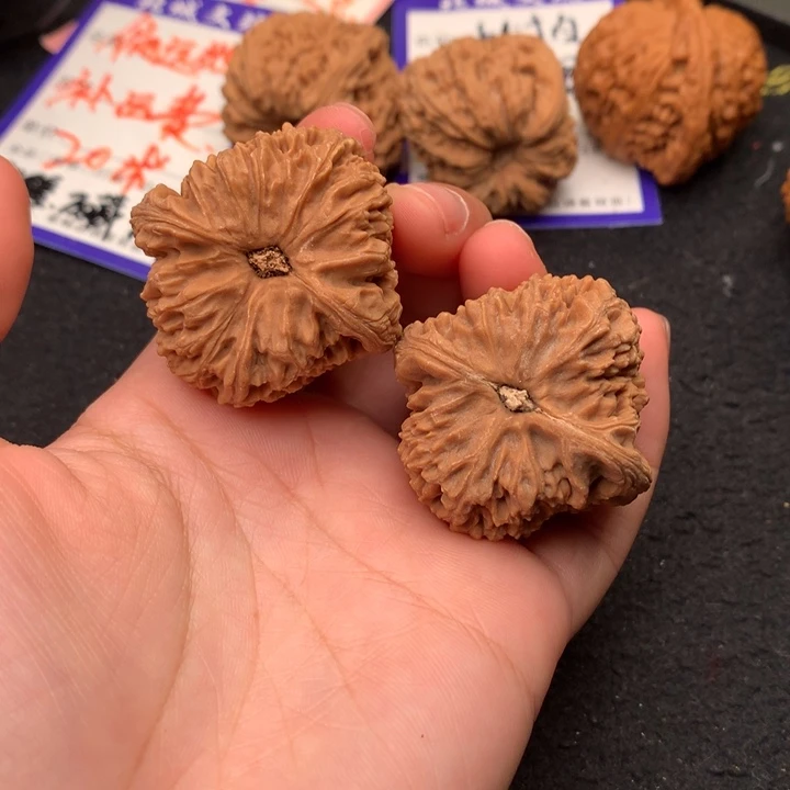 文玩核桃吊坠牛****间85号39南疆石