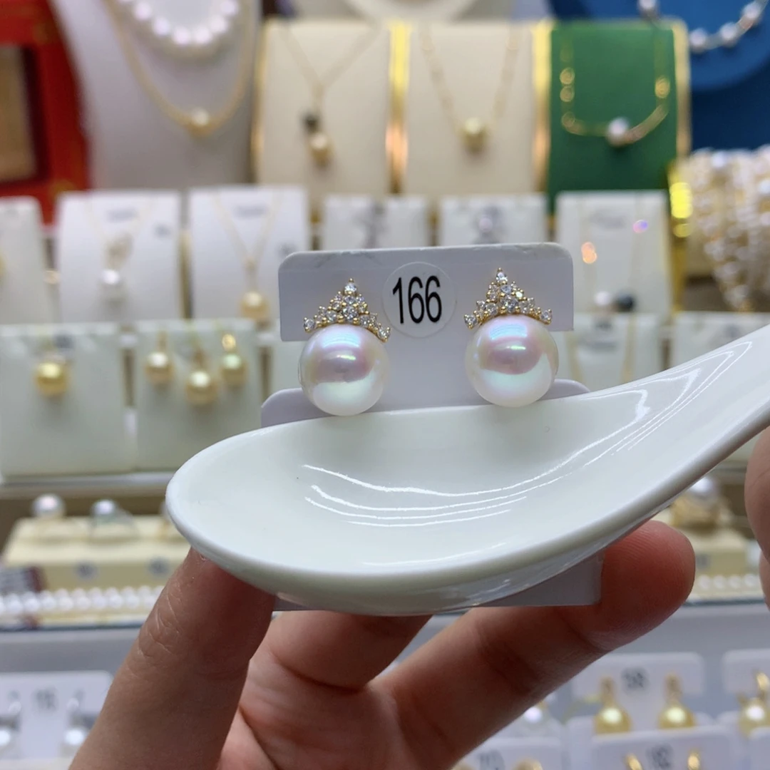 耳饰18K金镶嵌淡水珍珠