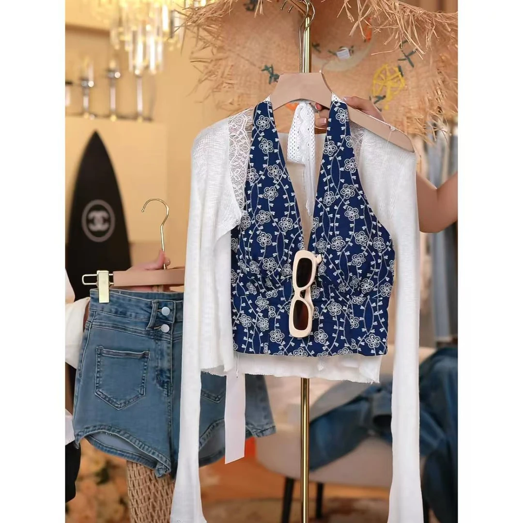 【去大理】2025夏季新款时尚气质小众设计感高级藏蓝碎花挂脖吊带