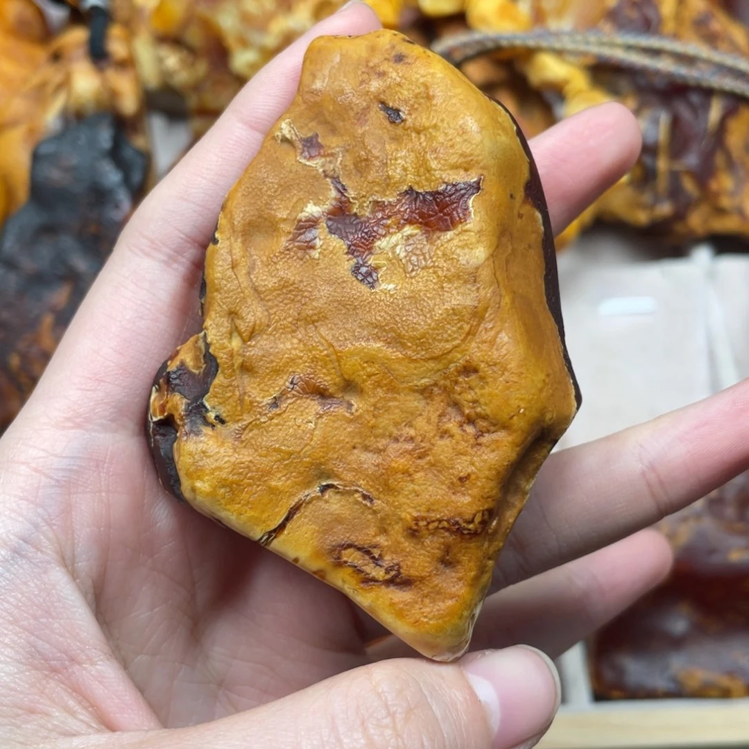 琥珀珠宝奇石未镶嵌
