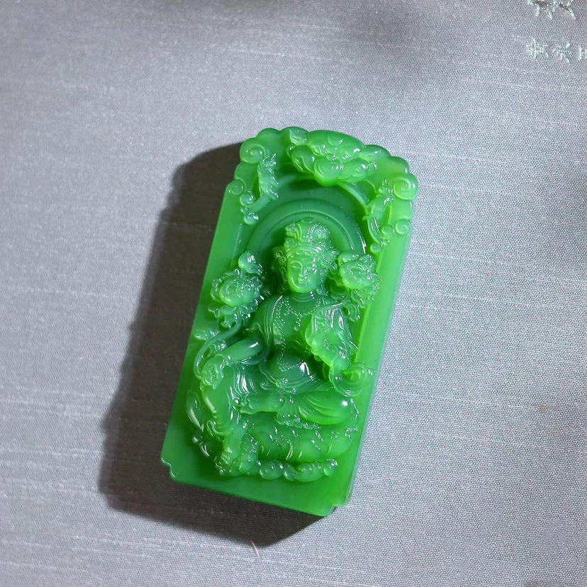 【粉丝补贴】高端精品和田玉俄罗斯碧玉阳绿观音吊坠