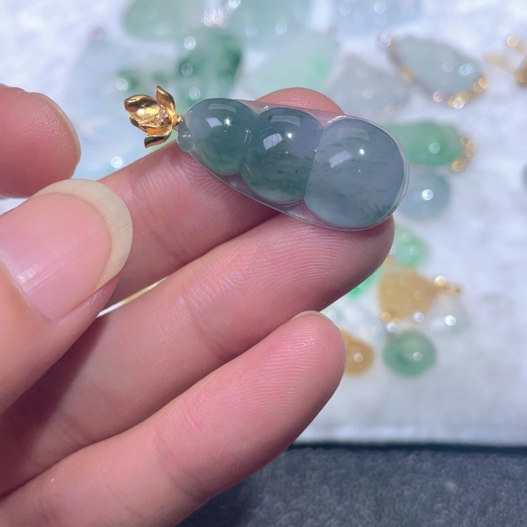 颈饰18K金镶嵌翡翠翡翠