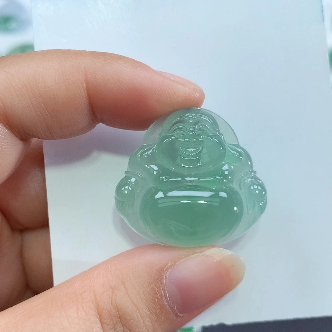 翡翠未镶嵌颈饰佛公