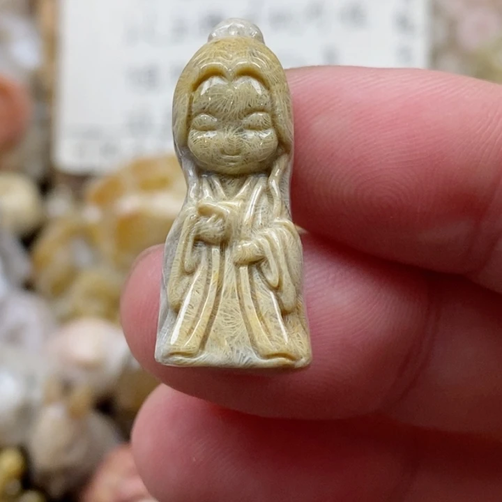 颈饰未镶嵌硅化珊瑚（珊瑚玉）小