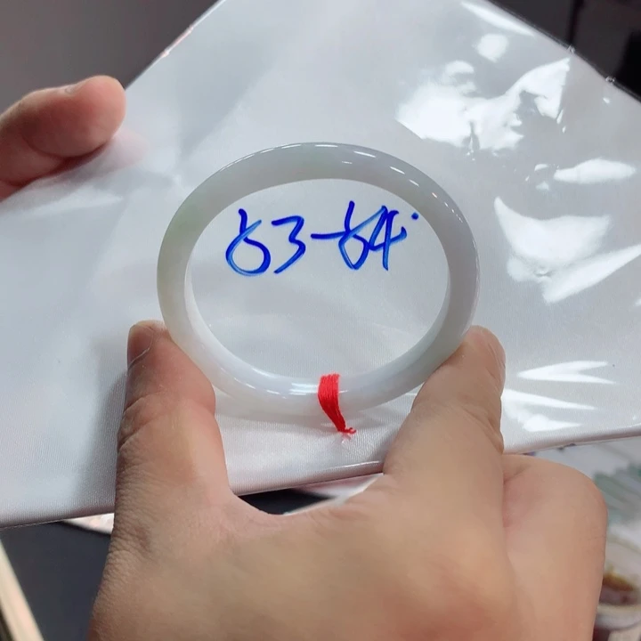 翡翠手镯未镶嵌翡翠手镯