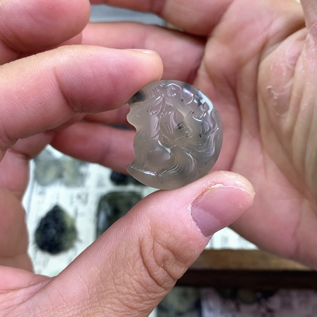 岫玉未镶嵌颈饰岫玉吊坠