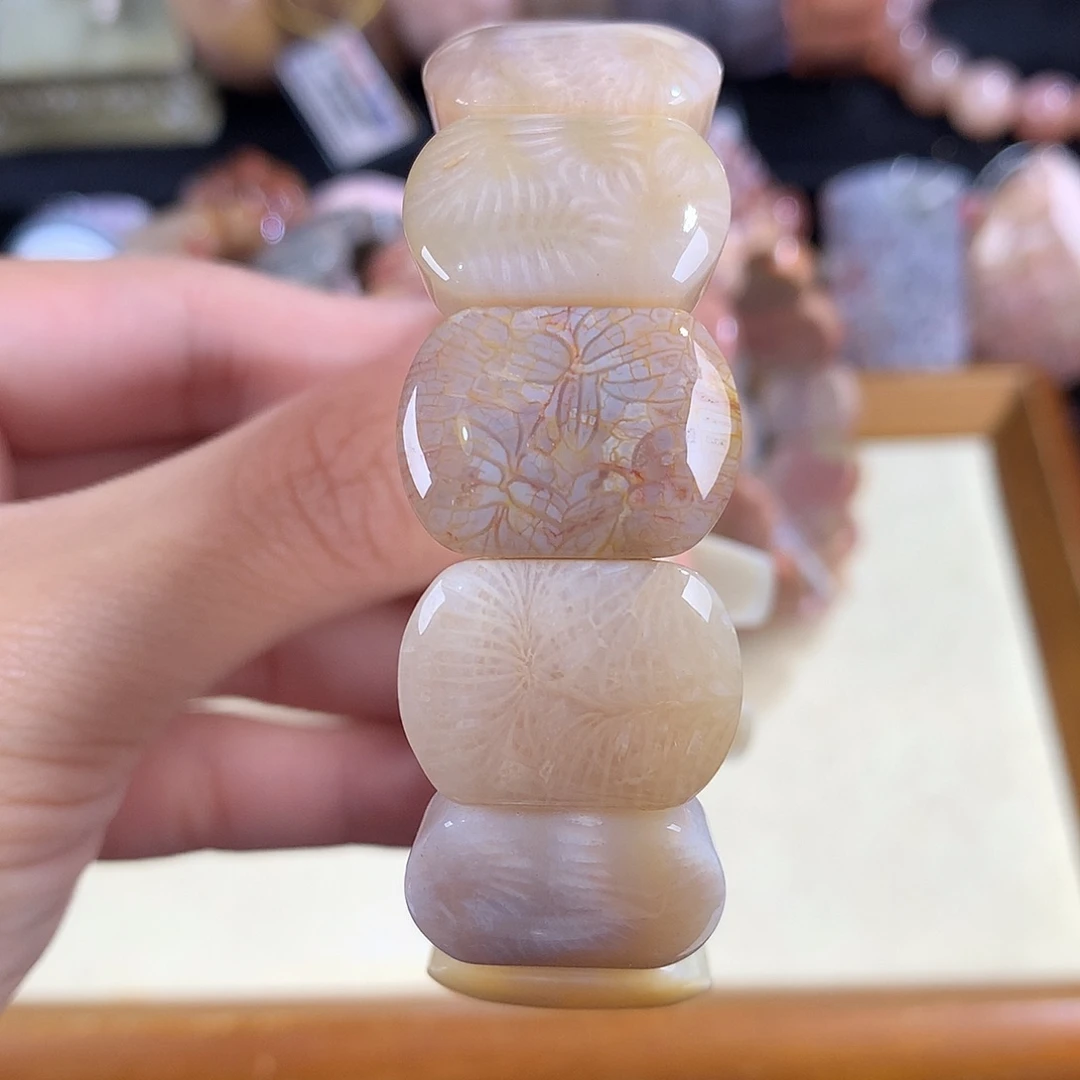 吊坠(赠链)未镶嵌硅化珊瑚（珊瑚玉）17号开播福利