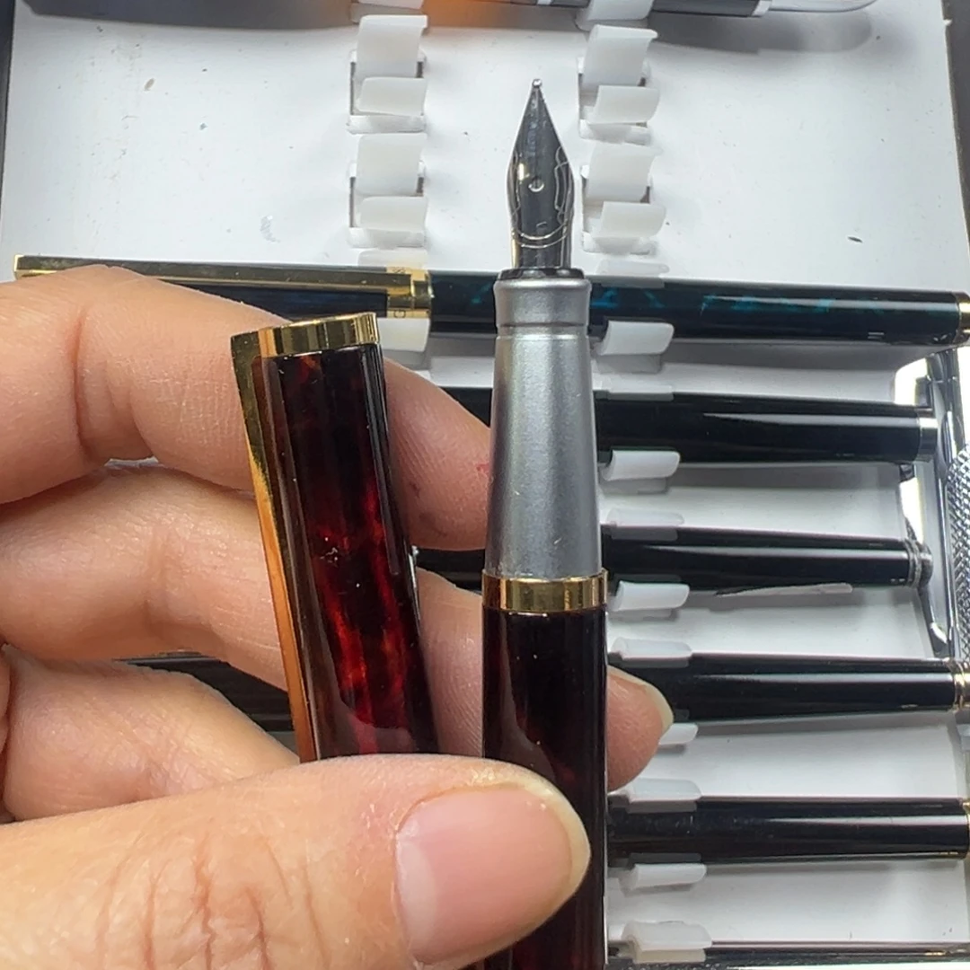 便携式暗红色极锋838